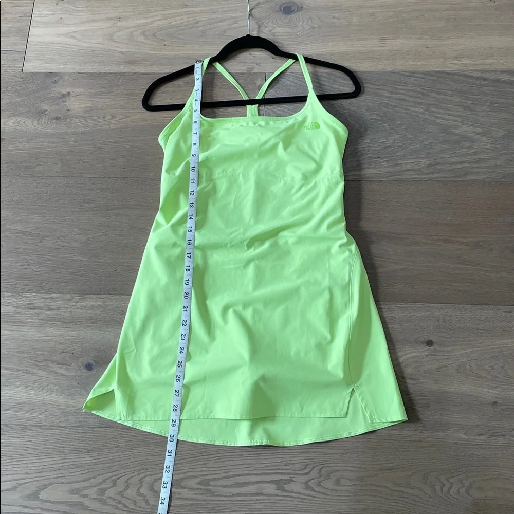 North Face Women's Arque Hike Dress in Sharp Green Built In Shorts Athletic - Picture 11 of 16